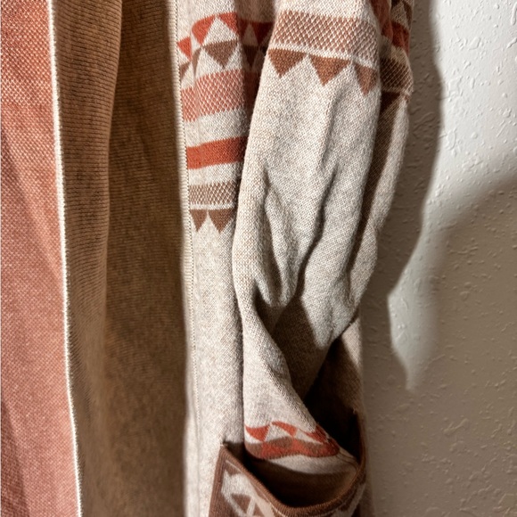 Women's Geometric Pattern Cardigan - Beige and Brown - Picture 2 of 7